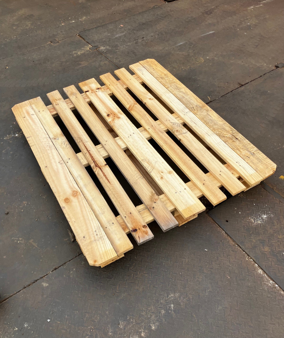 NO.23　【中古】木製パレット1100×1300×130